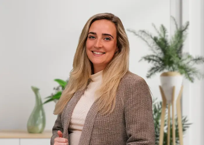 Leny Hofman, Binnendienst makelaardij bij Wente